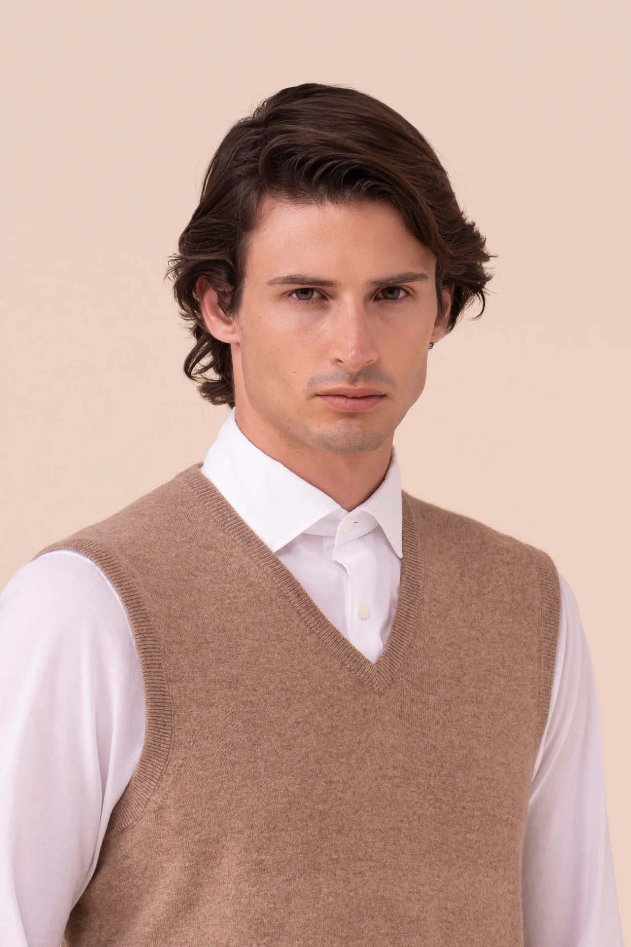 Sleeveless Cashmere V-neck Vest in iconic colors - Image 4